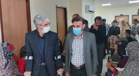 بازدید رئیس دانشگاه علوم پزشکی هرمزگان از  گروه جهادی پزشکی در شهر تیرور شهرستان میناب