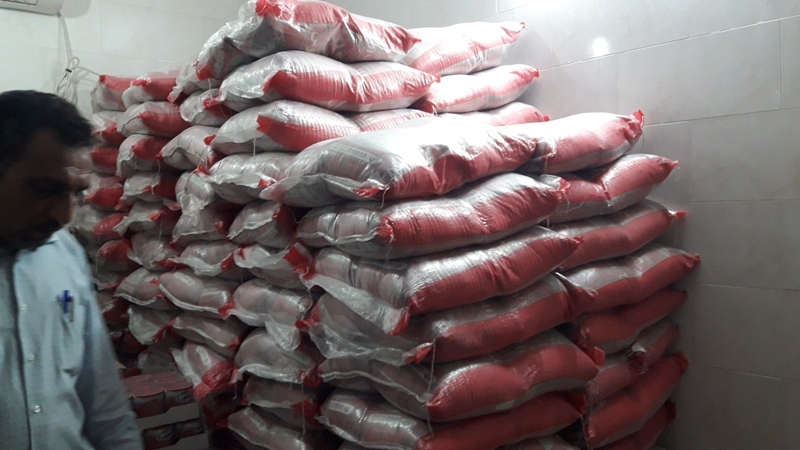 توزیع بیش از ۴۰ تن برنج در بین روستائیان بندرعباس
