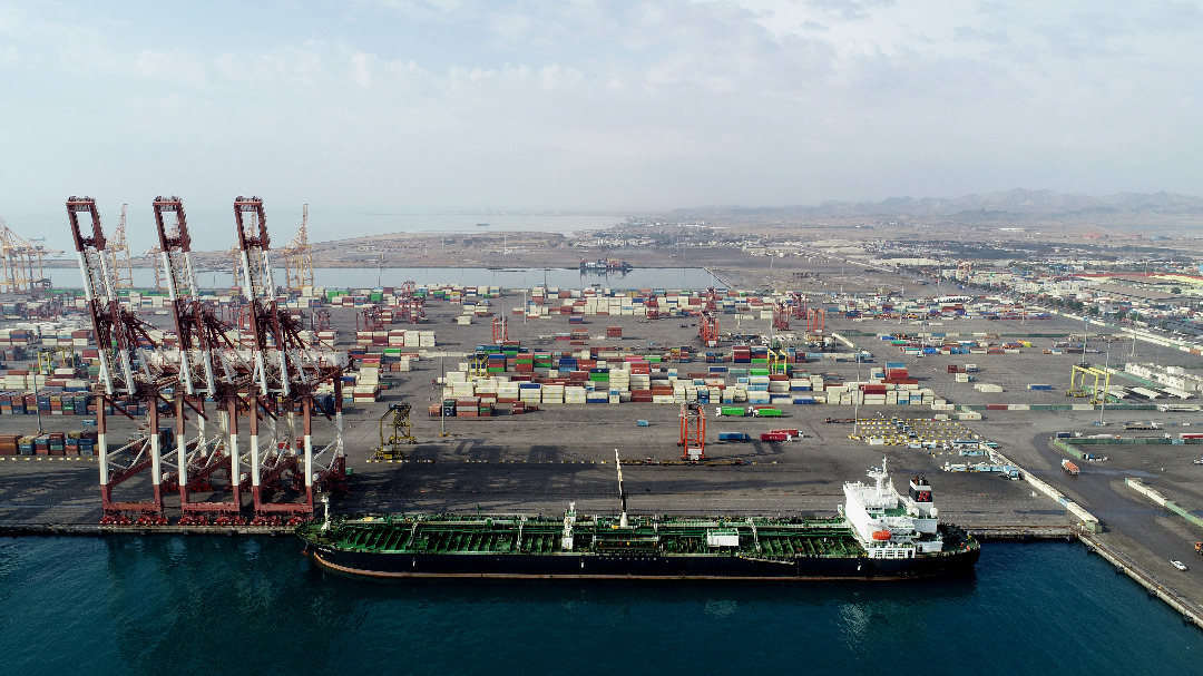 پهلودهی بیستمین کشتی روغن نباتی با ظرفیت 62 هزار تنی در بندر شهید رجایی
