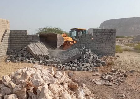 رفع تصرف بیش از ۱۱ هزار متر مربع از اراضی ملی و دولتی در جزیره قشم