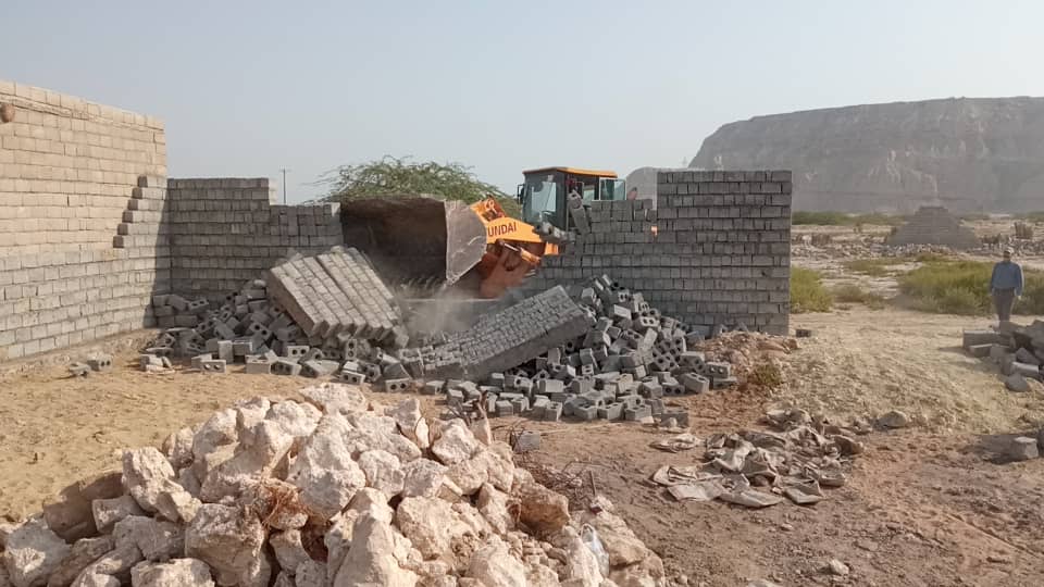 رفع تصرف بیش از ۱۱ هزار متر مربع از اراضی ملی و دولتی در جزیره قشم