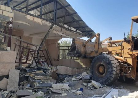تخریب ساخت و سازهای غیرمجاز در روستای گیاهدان جزیره قشم