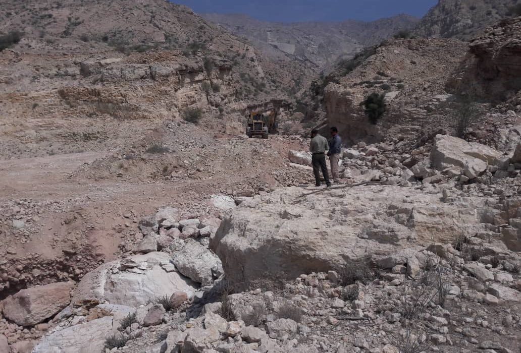 بازدید از محدوده معدن سنگ لاشه درگی شهرستان بندرعباس  در راستای حفاظت از اراضی ملی