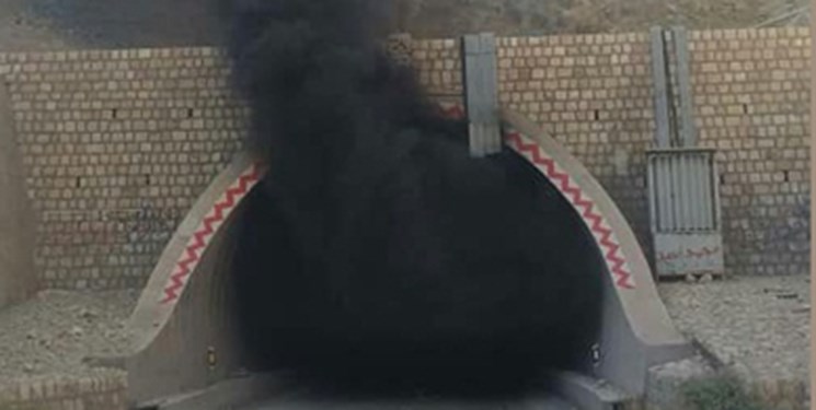 حریق تانکر سوخت در تونل تنگه زاغ هرمزگان با ۵ مصدوم