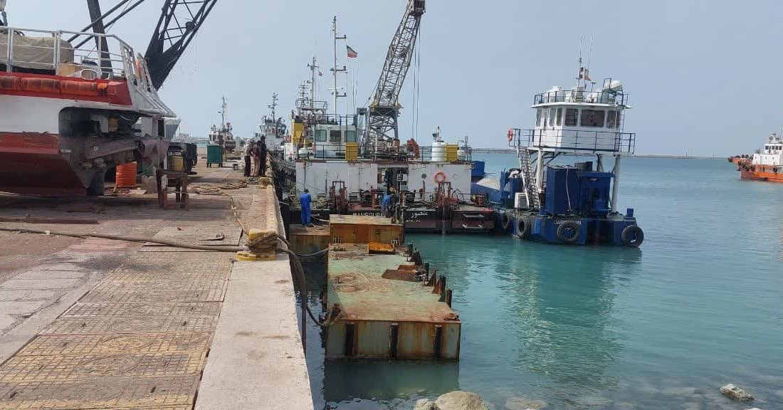 آغاز تعمیرات اسکله شناور جزیره لاوان در بندر شهید رجایی