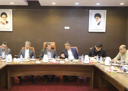 شرق هرمزگان به شدت نیازمند فعالیت‌های توسعه‌ای دریایی و بندری است