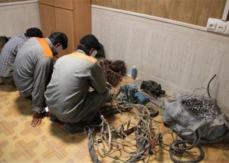 باند حرفه‌ای سارقان کابل برق در بندرعباس دستگیر شدند