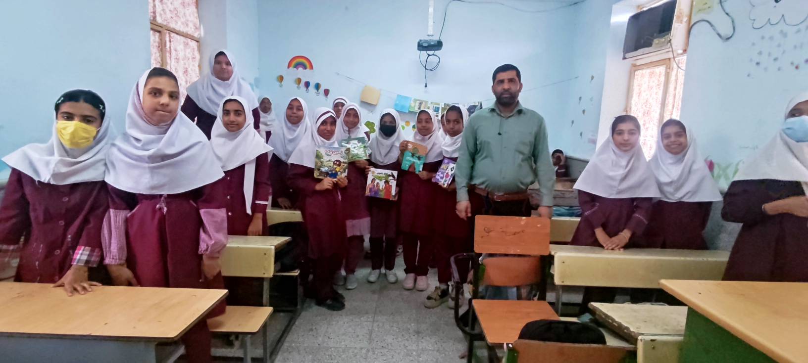 اولین نشست کتابخوان مدرسه ای در سال جدید در دبستان هاجر بند ملا شهرستان رودان برگزار شد
