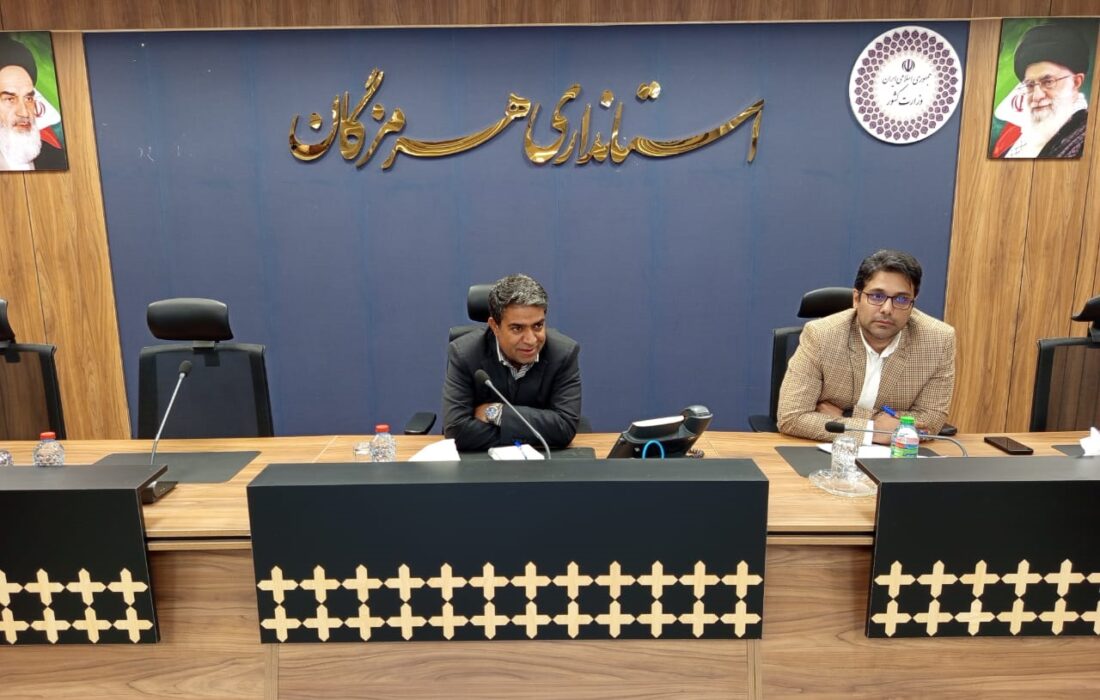 اجرای نیروگاه‌های خورشیدی استان با جدیت دنبال می‌شود