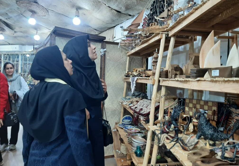 بازدید از بازارچه «هما»؛ فرصتی برای ترویج هنرهای بومی و صنایع دستی