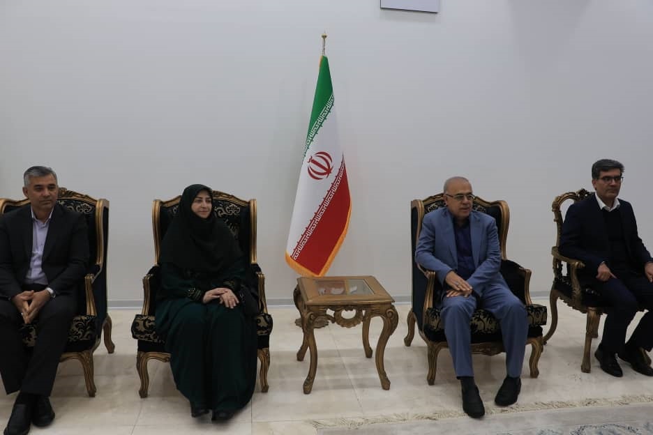 معاون رئیسجمهور وارد بندرعباس شد