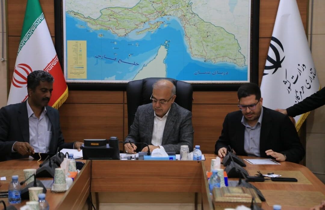 امضای تفاهم‌نامه همکاری علمی میان دانشگاه هرمزگان، پالایش نفت آفتاب و استانداری هرمزگان