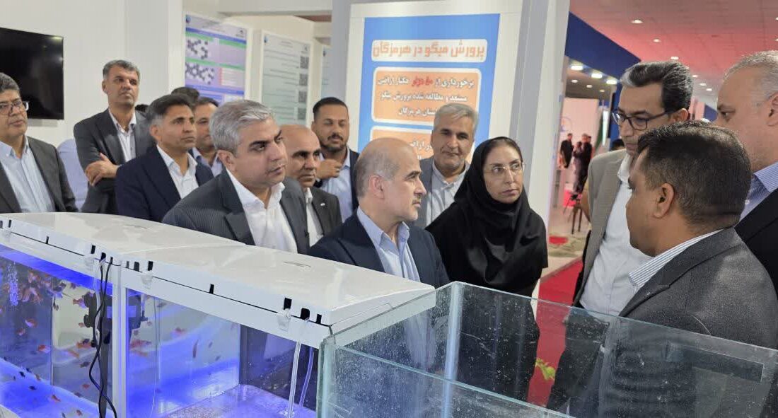 بازدید معاون وزیر و رئیس سازمان شیلات ایران از غرفه شیلات هرمزگان در چهارمین نمایشگاه صنایع دریایی بندرعباس