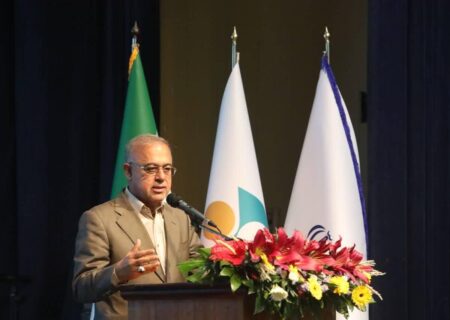 حفاظت از هویت فرهنگی و تجلیل از هنرمندان، یکی از ضروری‌ترین وظایف در توسعه فرهنگی و تقویت هویت ملی است.