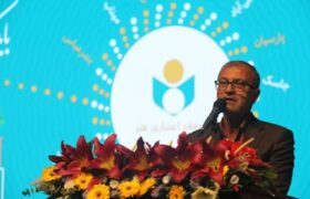 حمایت از هنرمندان را به وظیفه انسانی و کار ماندگار تبدیل کنیم.