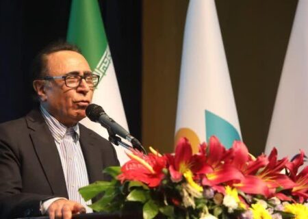 اگر فرهنگ ضعف داشته باشد ضد ارزش‌ها جایگزین آن خواهند شد.