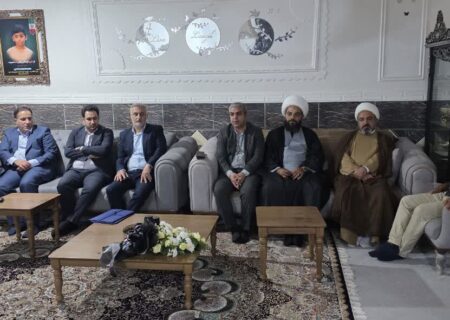 دیدار با خانواده شهدای مدرسه شجره طیبه و ادای احترام به مقام شامخ خانواده ایشان