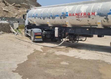 ۴ تانکر آبرسانی سیار در حال خدمت رسانی به ۲۰ روستای غرب جاسک هستند