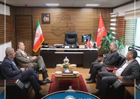 دیدار صفا رئیس اتاق بازرگانی هرمزگان با دادگرپور مدیر شعب بانک ملت استان هرمزگان
