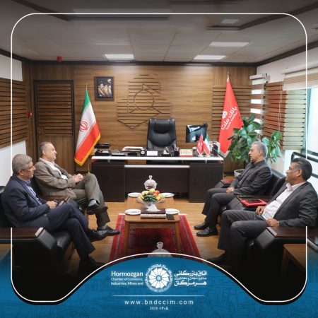 دیدار صفا رئیس اتاق بازرگانی هرمزگان با دادگرپور مدیر شعب بانک ملت استان هرمزگان