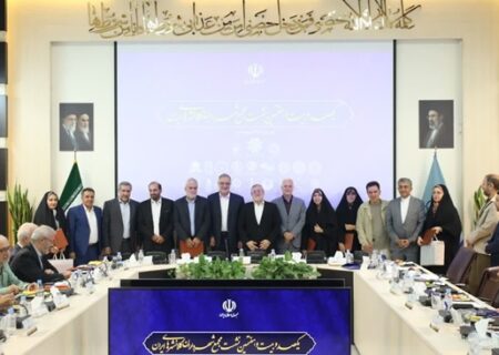 حضور پررنگ شهردار بندرعباس در همایش شهرداران کلان‌شهرهای ایران