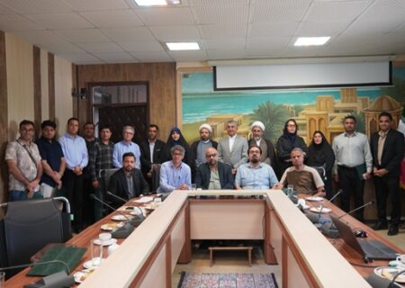 سکانس طلایی روز سینما شهردار بندرعباس با هنرمندان سینمای هرمزگان به گفتگو نشست 