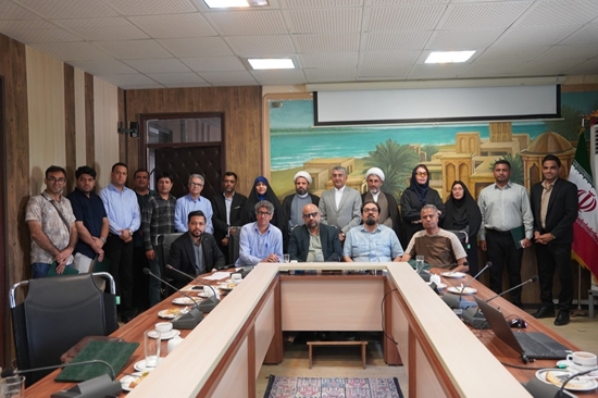 سکانس طلایی روز سینما شهردار بندرعباس با هنرمندان سینمای هرمزگان به گفتگو نشست 
